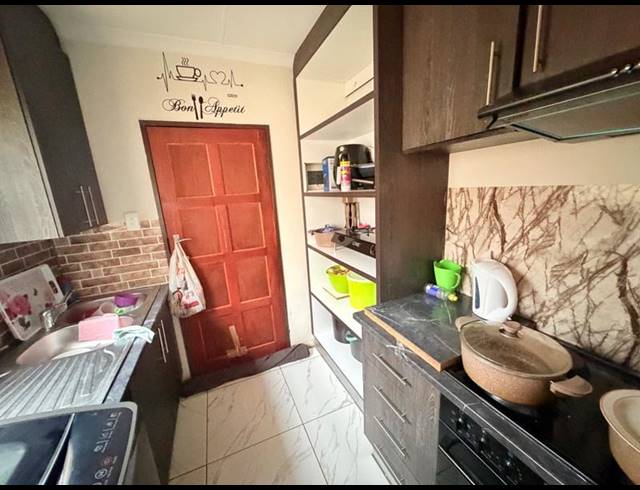 3 BEDROOM HOUSE FOR SALE IN VANDERBIJLPARK CE 3